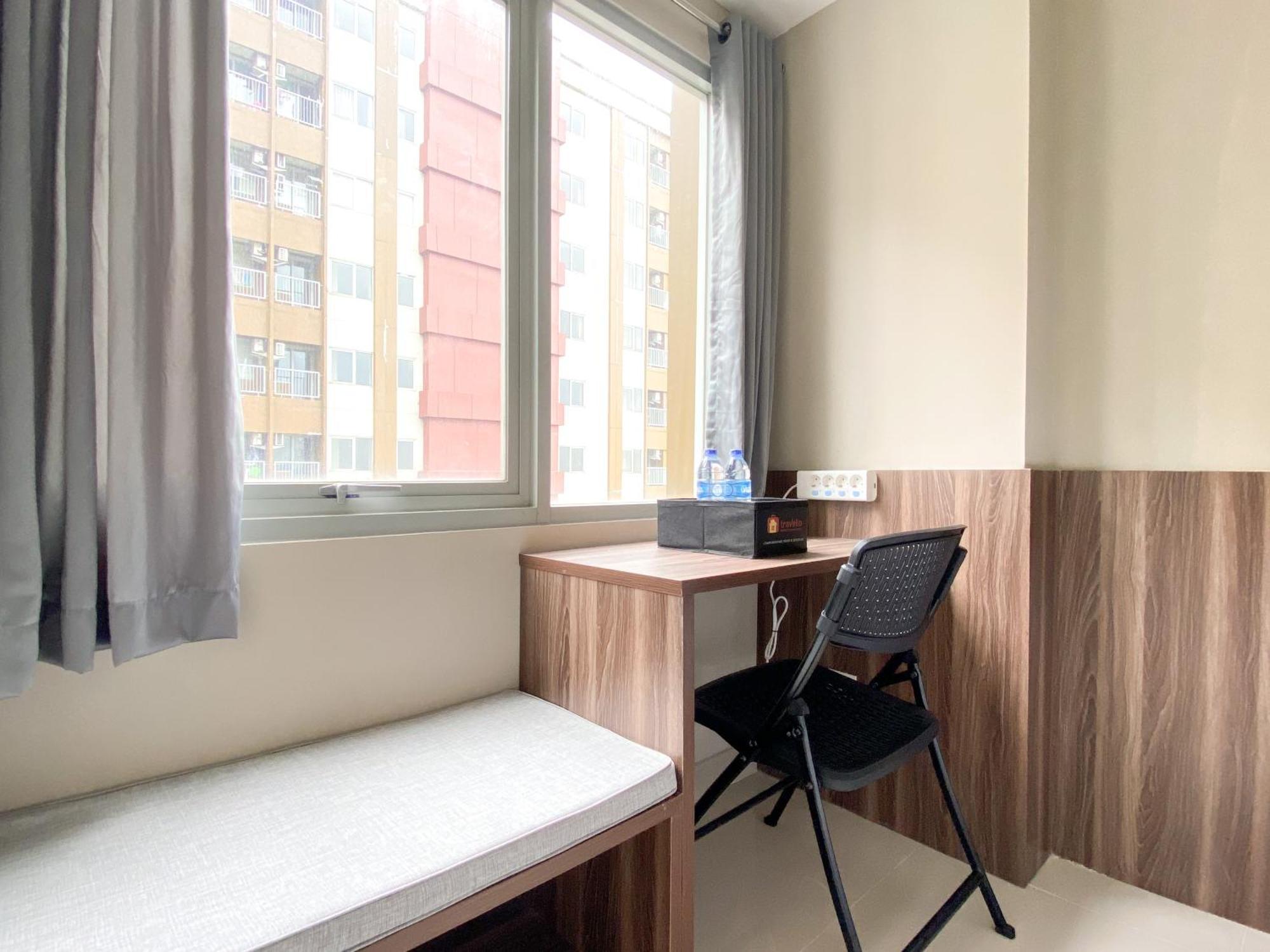 Modern Look At Gateway Park Lrt By Travelio Apartemen